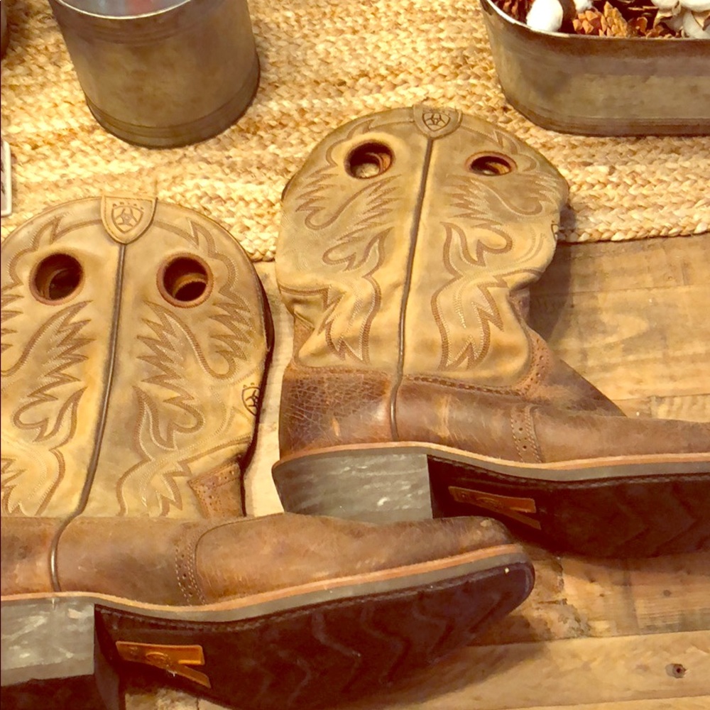 Ariat Heritage Roughstock Boot- Mens